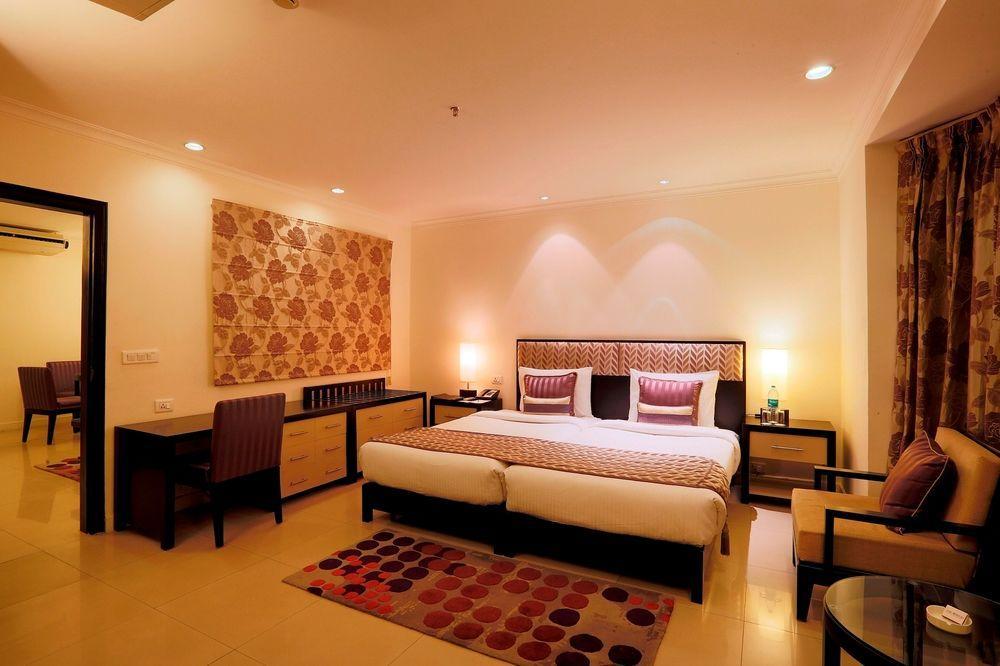 The Lallgarh Palace A Heritage Hotel Bikaner Esterno foto