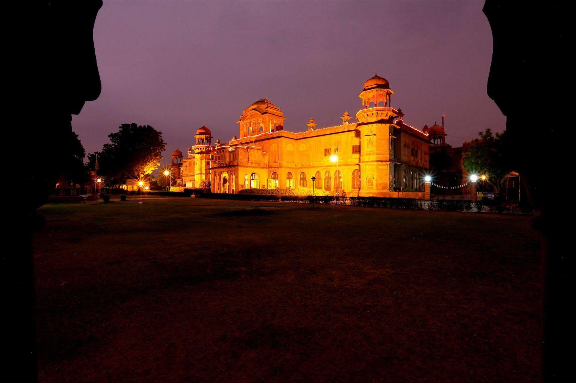 The Lallgarh Palace A Heritage Hotel Bikaner Esterno foto